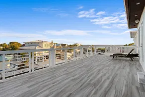 Luxury Waterfront Oasis w Heated Pool and 50' Dock - Image 2