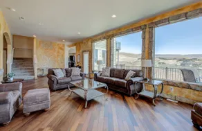 Luxury Home with Epic Views - Image 2