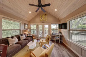 Cabin 4 - Honey’s Nest - Image 3