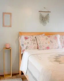 Cozy Second-Floor | Stylish & Comfortable Stay - Image 2