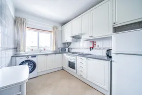 Pool View 2 bedroom 1st floor apartment, Oasis Parque near Alvor AT14 - Image 5