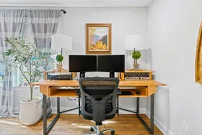 Studio Apartment with King Bed - Image 3