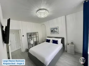 OCEAN ESCAPE 200m From the Sea, High Spec Town Centre Entire Flat, 3 Bedrooms, TVs All Rooms - Image 2