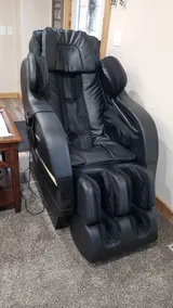 Ohio Street Retreat-hot tub, massage chair, pool - Image 4