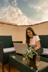 Harmony Suite | Free Garage | Shared Roof Terrace - Image 4