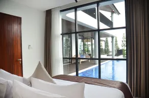 Sunshine City View Villa 6 Bedrooms With a Private Heated Swimming Pool - Image 5