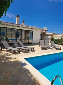 The picturesque stone holiday house with private pool - Image 5