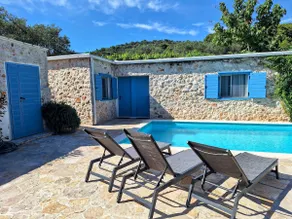 The picturesque stone holiday house with private pool - Image 3