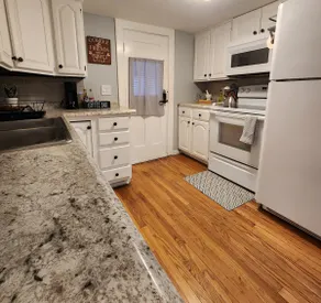 Clean & Cozy 2BR Across from Quinsigamond Lake - Image 4
