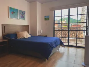 Super comfortable and centrally located, 25 minutes from the hot springs. - Image 5