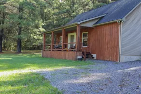 Cozy Cottage with Hiking and Biking ~Hot Tub~ - Image 4