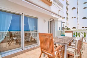 A spacious duplex on the Mediterranean waterfront - Image 4