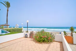 A spacious duplex on the Mediterranean waterfront - Image 5