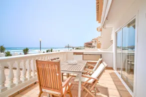 A spacious duplex on the Mediterranean waterfront - Image 3