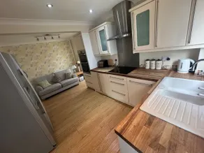 Cosy 3-bed house - Image 3