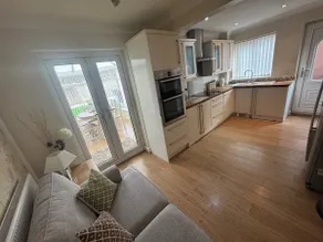 Cosy 3-bed house - Image 2