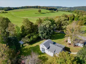 The Vermont Farmhouse|Hiking|Dog Trails|Village - Image 5