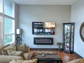 King Bed|3BR 2 Bath|BBQ|Free Parking|Near Downtown - Image 2