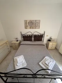 MARINE KISS- Appartamento con PARCHEGGIO PRIVATO GRATUITO- Vicino Porto Crociere e Stazione - Image 2