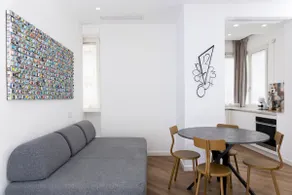 Elegant apartment with parking space in downtown Salerno - Image 5