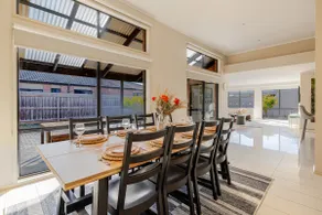 Modern 4BR Retreat/Free EV Charge/Near Surf Coast - Image 3