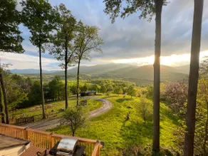 Mountain Mama- Amazing Views! + Hot Tub! - Image 4
