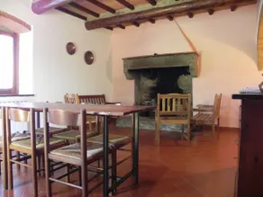 traditional, on two levels - Image 2