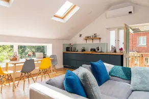 Little Willow Bank - 1 bed luxury apartment between Salisbury and The New Forest - Image 2