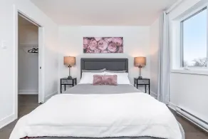 Contemporary Style Place | Free parking - Image 2