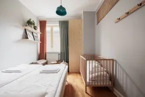 2BR in trendy neighbourhood - Image 4