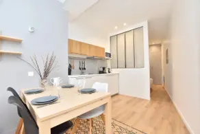 Design and Cozy Apartment in Batignolles - Image 5