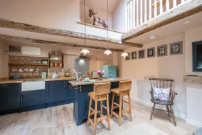 Perfect for couples; friendly pub; great walks - Image 3