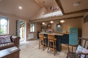 Perfect for couples; friendly pub; great walks - Image 5