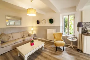 Casa Luna - Private Cottage -Exclusive Private Garden - Image 3