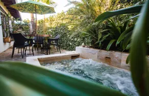 BLUE Kasita: Private Jacuzzi, Patio & BBQ - Image 5
