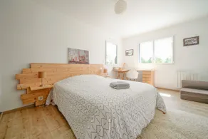 Family home, beach on foot - Image 3