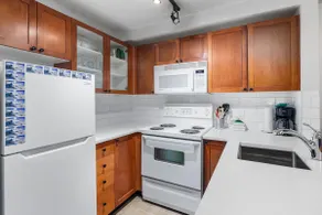 2BR Townhome with private hot tub and pool. GR 99 - Image 4