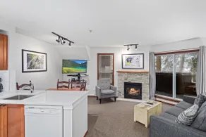 2BR Townhome with private hot tub and pool. GR 99 - Image 3