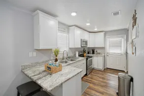 Cozy Downtown 3BR/3BA | Near FSU, FAMU & Capitol - Image 3