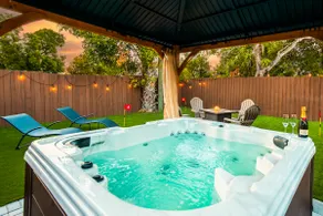 Brick Enclave with Mini Golf & SPA, 5mins to beach - Image 3