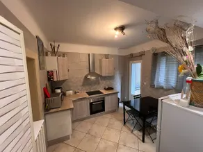 City center - 40 m2 - Quiet - 5 min from the train station - Image 4