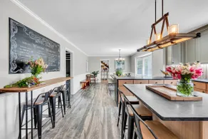 Spacious 7BR Home for 21 Guests - Image 2