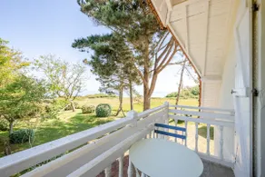 Sea view villa with direct access to the beach. - Image 5