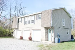 Private carriage house on 3 acres! - Image 3