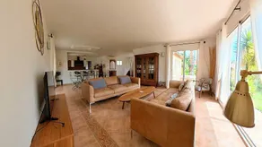 Fantastic Large Villa with Garden, Pool and Jacuzzi - Image 4
