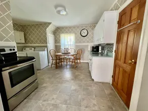 Shore Lane Retreat - Image 3