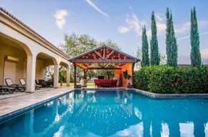 Low Rates! Grand Resort, 1 Acre of Privacy. - Image 2