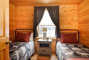 White Mtn Cabin for 14 w/ Lake & Sauna - Image 3