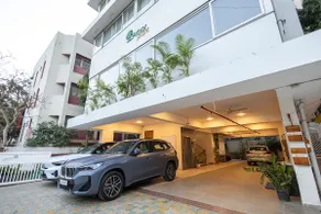 Modern 1 Bedroom Apartment Fully-furnished - Image 5