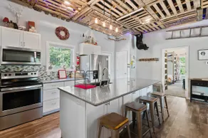Up Nort Cabin - Image 4